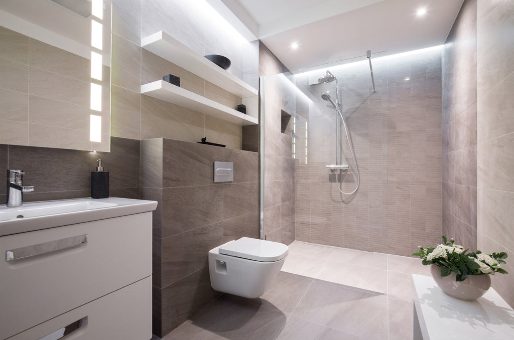 6 TIPS & TRICKS TO CLEAN YOUR BATHROOM